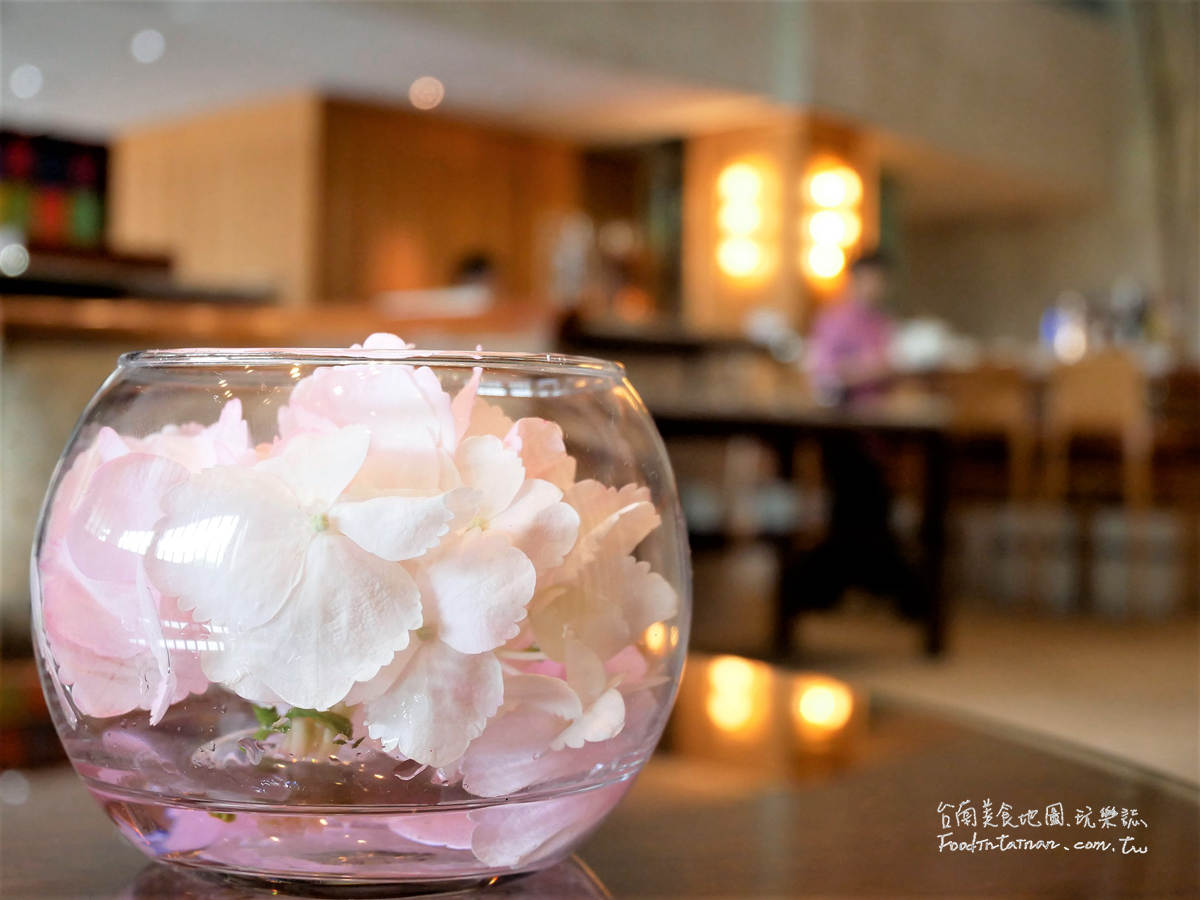 臺南下午茶推薦其間限定限量販售紅寶石巧克力套餐甜點-Shangri-La Tainan 香格里拉臺南遠東國際大飯店
